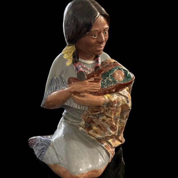 Vtg ceramic hand painted  Native American Indian with Baby 10in - Picture 1 of 5